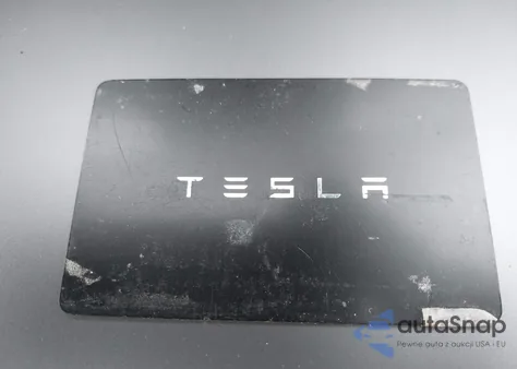 2022 Tesla Model Y Long Range Dual Motor All-Wheel Drive z USA, uszkodzony, nr VIN 7SAYGDEE2NF367505